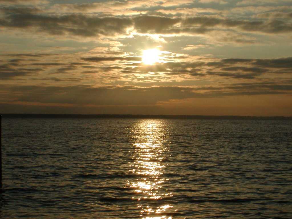 water_sunset_1024x768.jpg